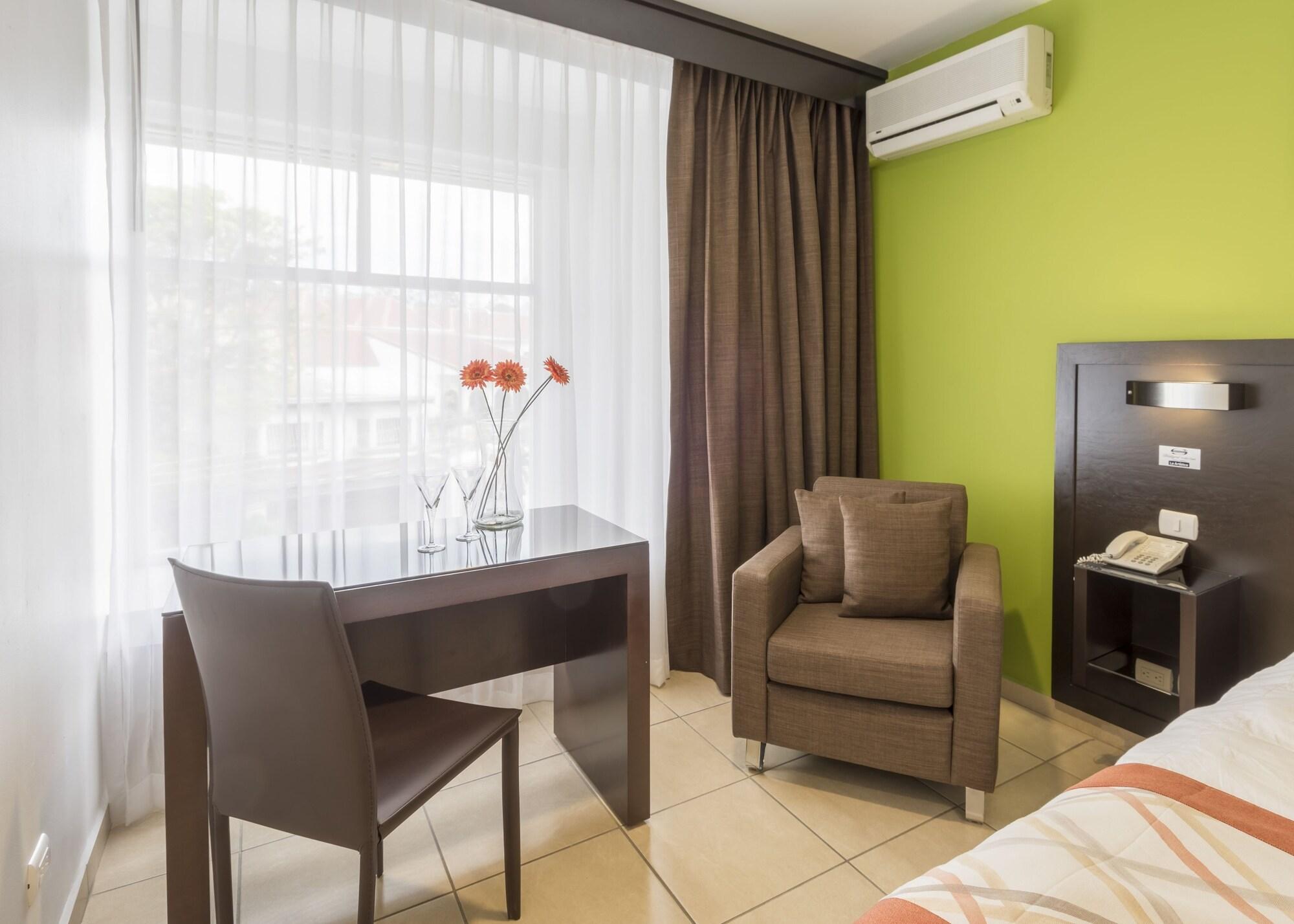 Cristina Hotel 4*